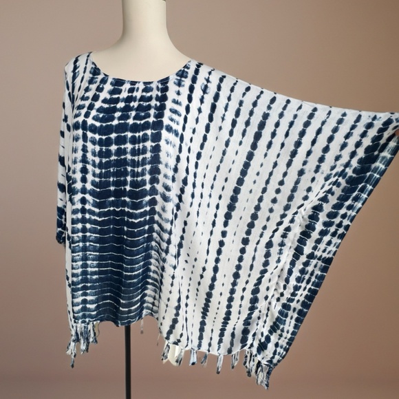 0098/ White and Navy  Blue Tie Dye  Poncho with fringed, Short Kaftan - Picture 7 of 8
